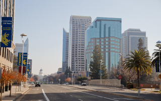 View of Capitol Mall along Lincoln Highway in Sacramento – cheap car insurance in California.