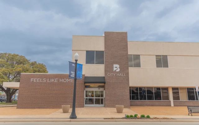 City Hall in the city of Brownwood, Texas, on a cloudy day – Brownwood, cheap car insurance in Texas