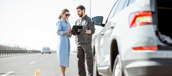 Woman talking to an acceptance insurance auto club specialist